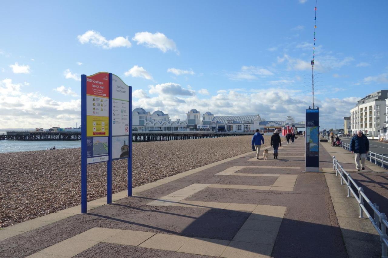 Ann Apartments Opposite The Pier With Sea View Portsmouth Exterior foto