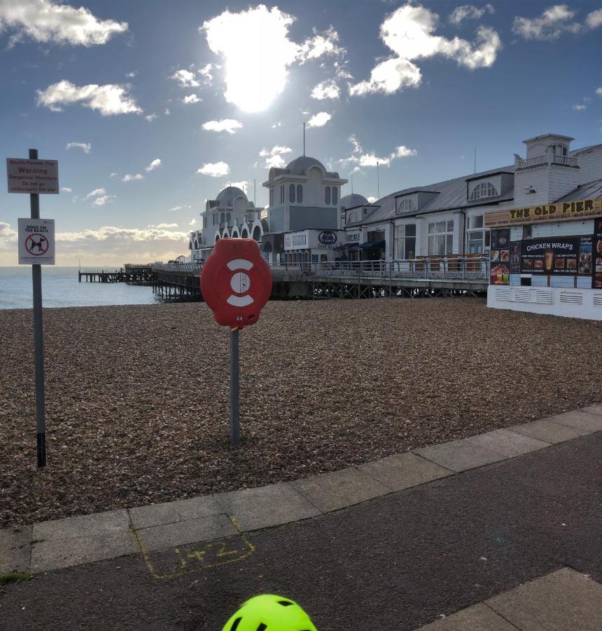Ann Apartments Opposite The Pier With Sea View Portsmouth Exterior foto